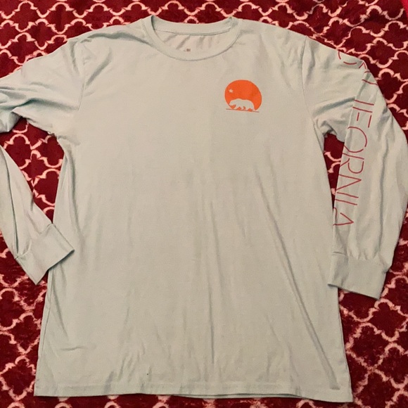 2 Men’s long sleeve graphic tees - Picture 3 of 4